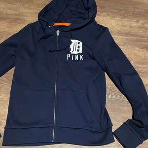 Detroit Tigers zip up